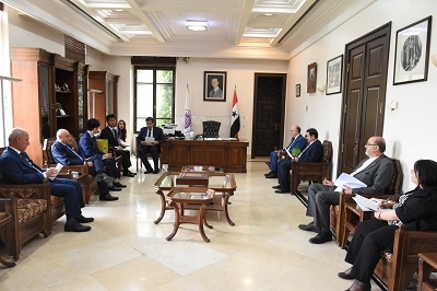 رئيس جامعة دمشق يبحث مع القائم بأعمال السفارة اليابانية  سبل تطوير علاقات التعاون العلمي بين الجانبين.